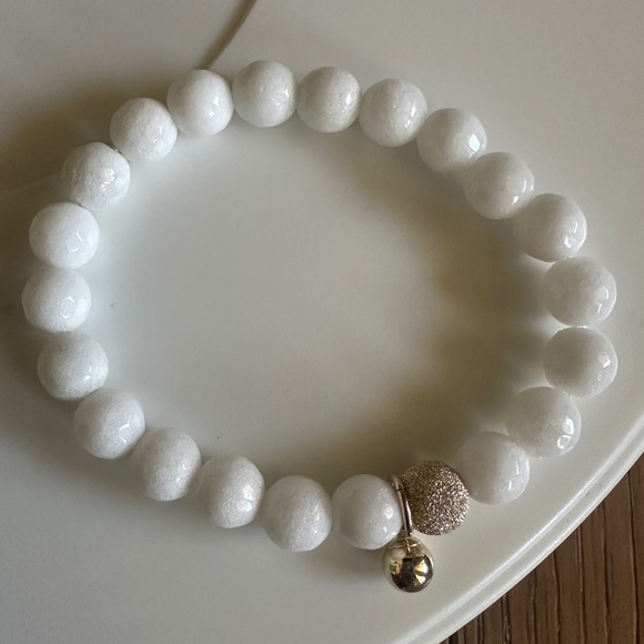 8mm Faceted White Jade Stretch Bracelet w/ 14k Gold Stardust Spacer & Ball Charm - Picture 6 of 7